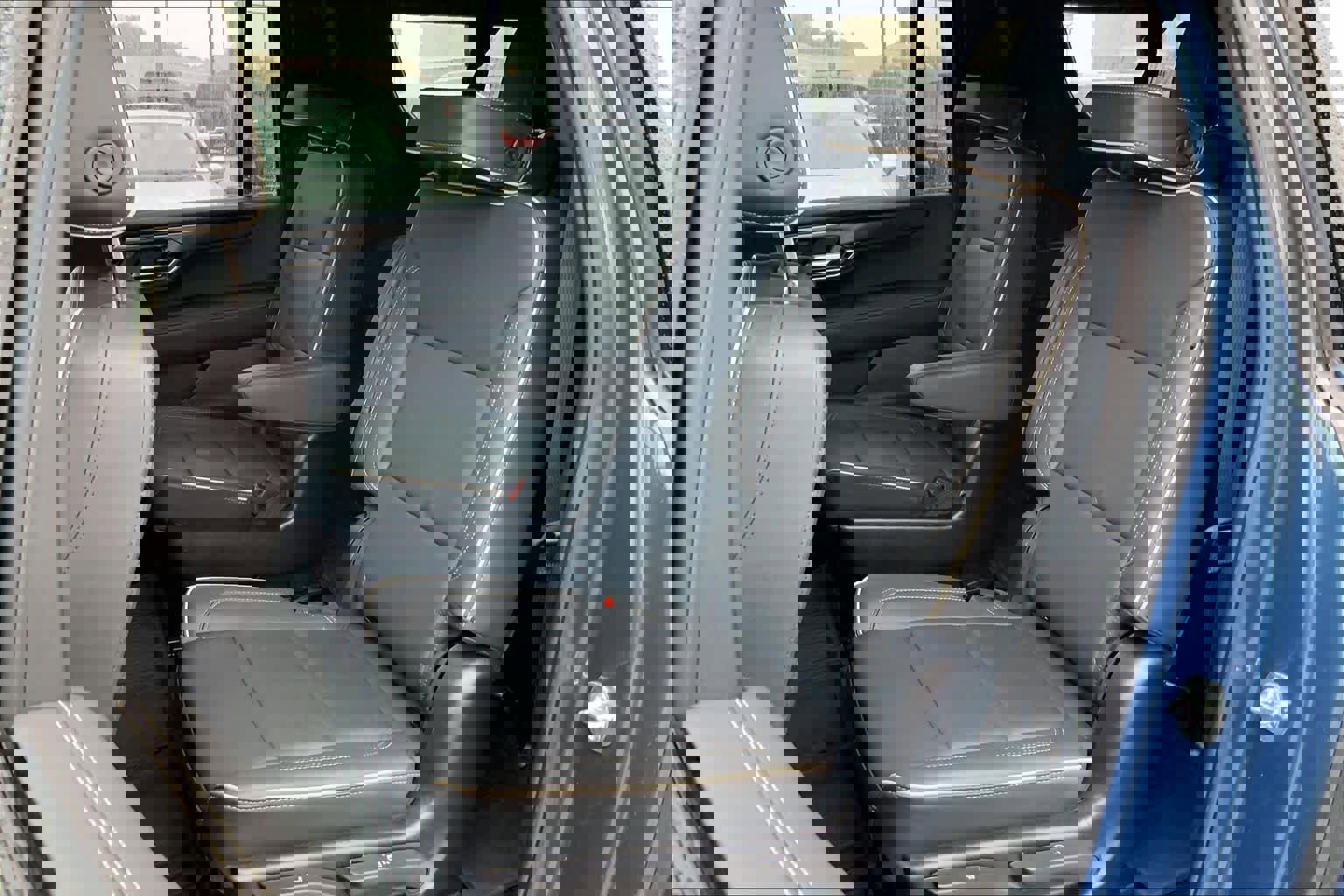 Used 2025 GMC Yukon XL Elevation image 19