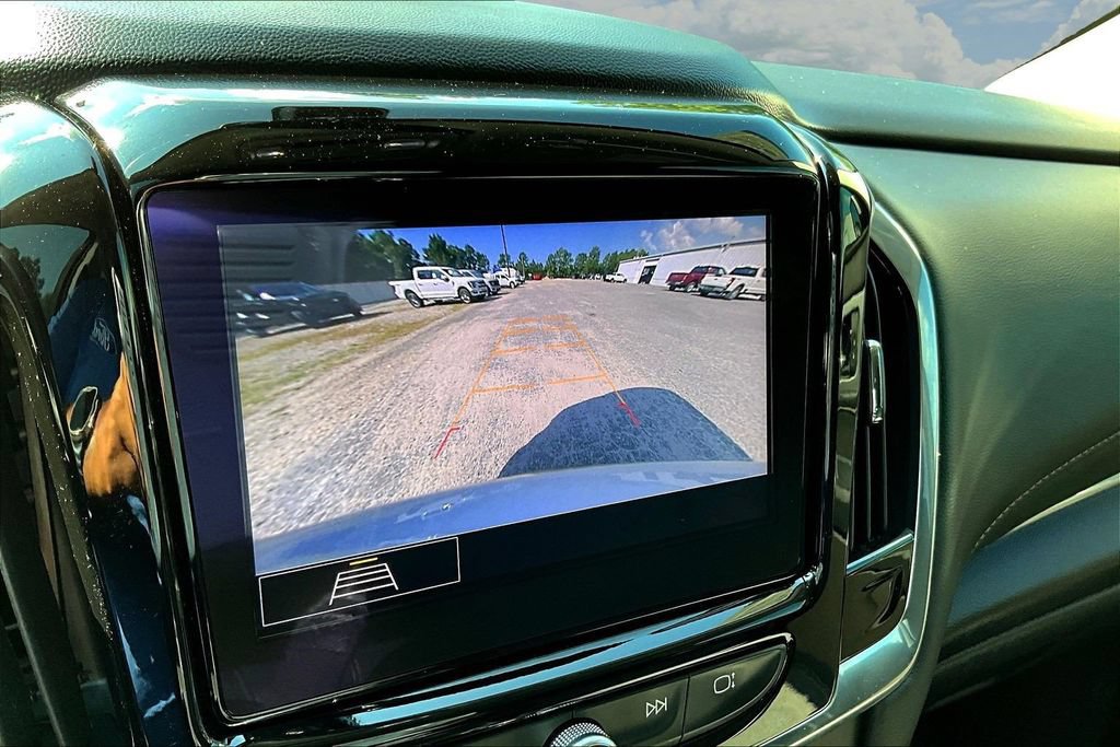 Used 2021 Chevrolet Traverse LT FWD image 16