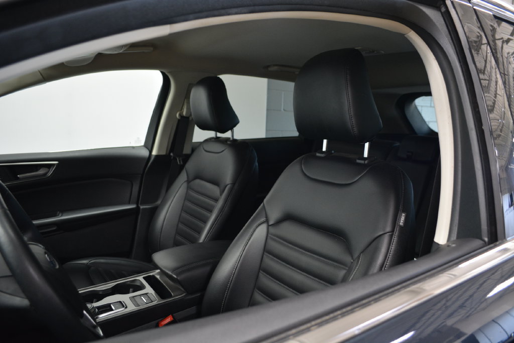 Certified 2024 Ford Edge SEL w/ Convenience Package AWD/4WD image 9