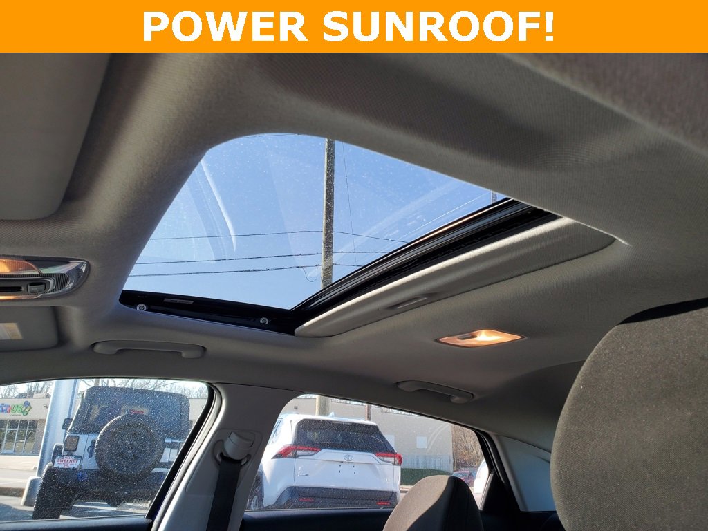 Used 2022 Hyundai Elantra SEL w/ Convenience + Premium Package image 15