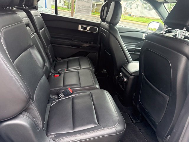 Certified 2020 Ford Explorer XLT w/ Equipment Group 202A AWD/4WD image 33