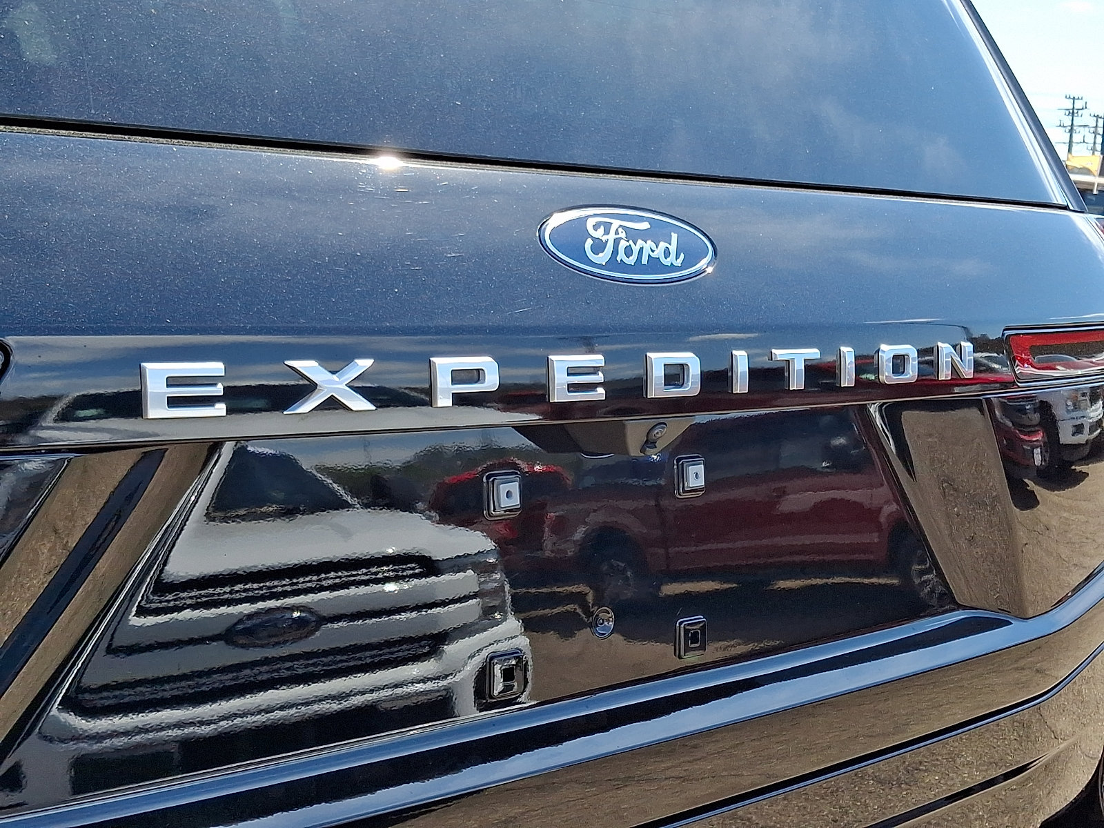Certified 2025 Ford Expedition Platinum w/ Platinum Ultimate Package AWD/4WD image 30