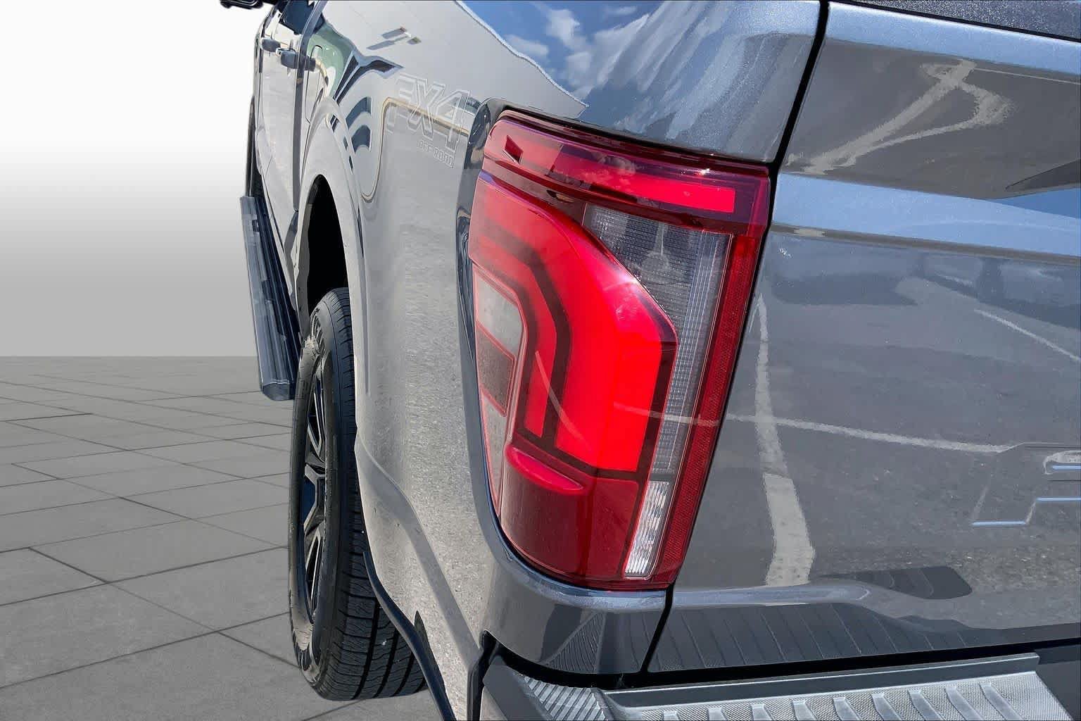 Certified 2024 Ford F150 Platinum w/ FX4 Off-Road Package AWD/4WD image 28