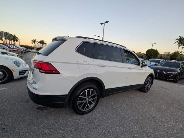 Used 2019 Volkswagen Tiguan SE w/ Panoramic Sunroof Package image 4
