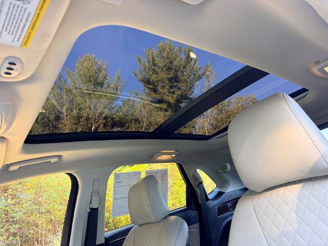 Certified 2023 Ford Edge Titanium w/ Class II Trailer Tow Package AWD/4WD image 16