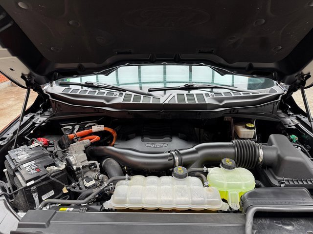 Certified 2021 Ford F150 Platinum w/ Equipment Group 701A High image 28