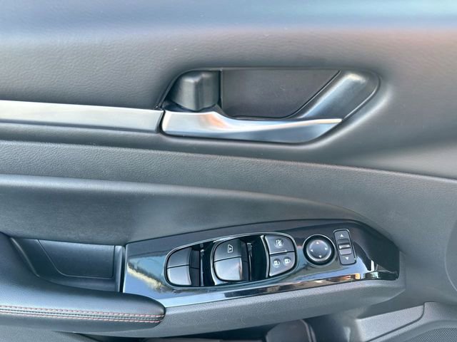 Used 2024 Nissan Altima 2.5 SR image 14