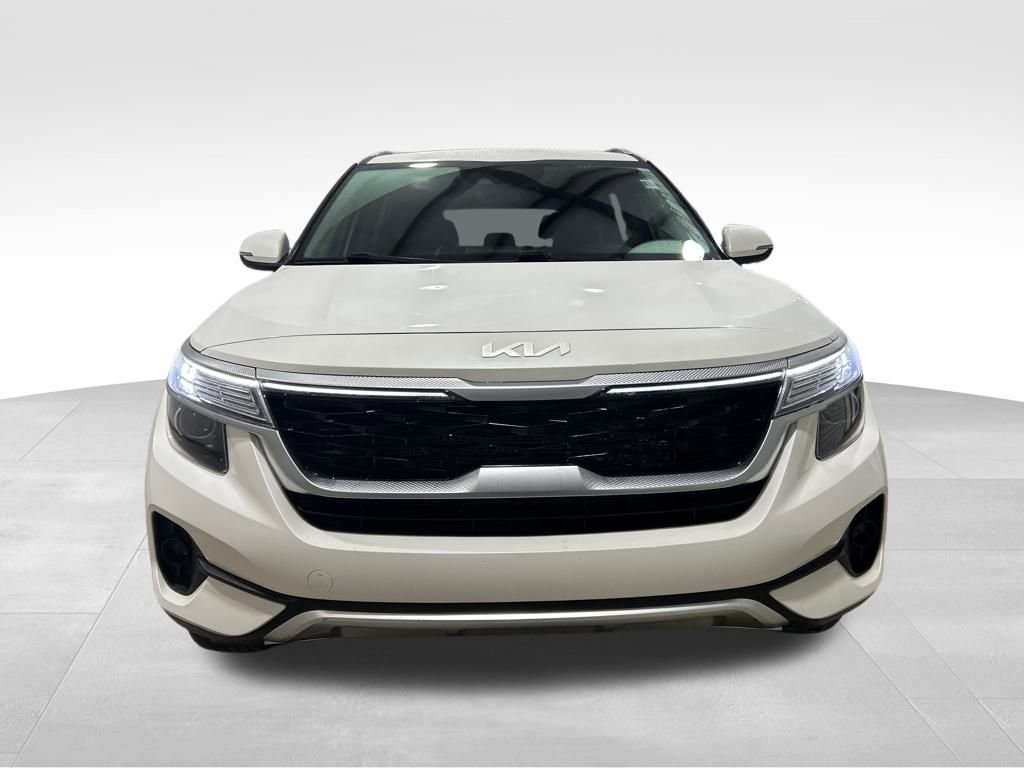 Used 2022 Kia Seltos EX image 8