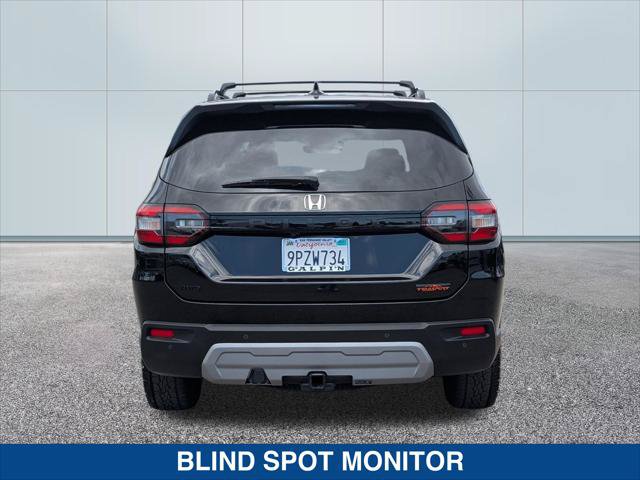 Used 2024 Honda Pilot TrailSport image 4