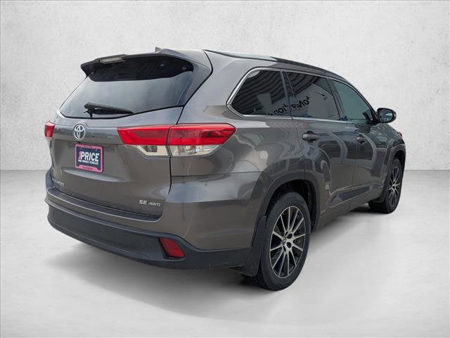 Used 2017 Toyota Highlander SE w/ Carpet Mat Package AWD/4WD image 5