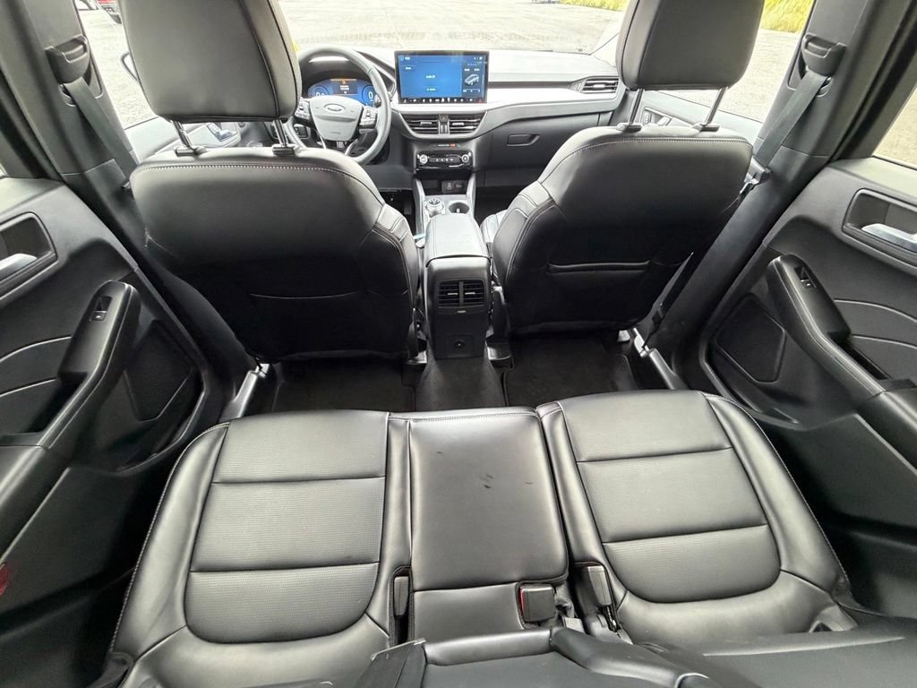 Certified 2025 Ford Escape Platinum AWD/4WD image 49
