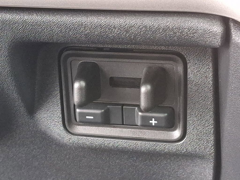 Certified 2025 Ford Expedition Active image 26