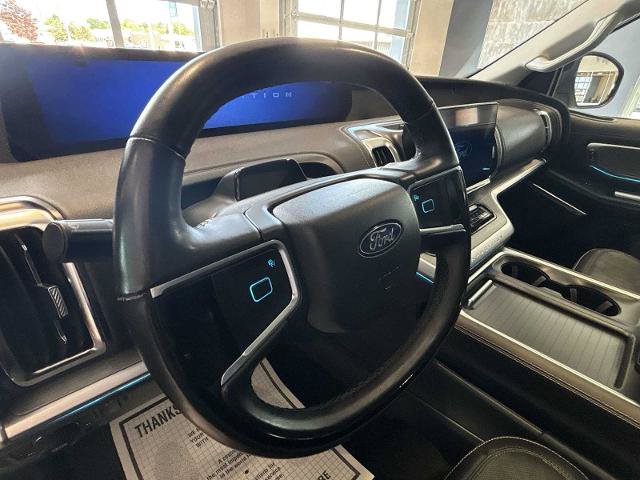 Certified 2025 Ford Expedition Platinum w/ Driver's Package AWD/4WD image 9