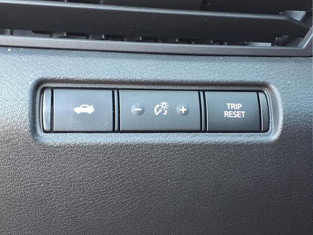 Used 2021 Nissan Altima 2.5 SR w/ SR Premium Package image 16