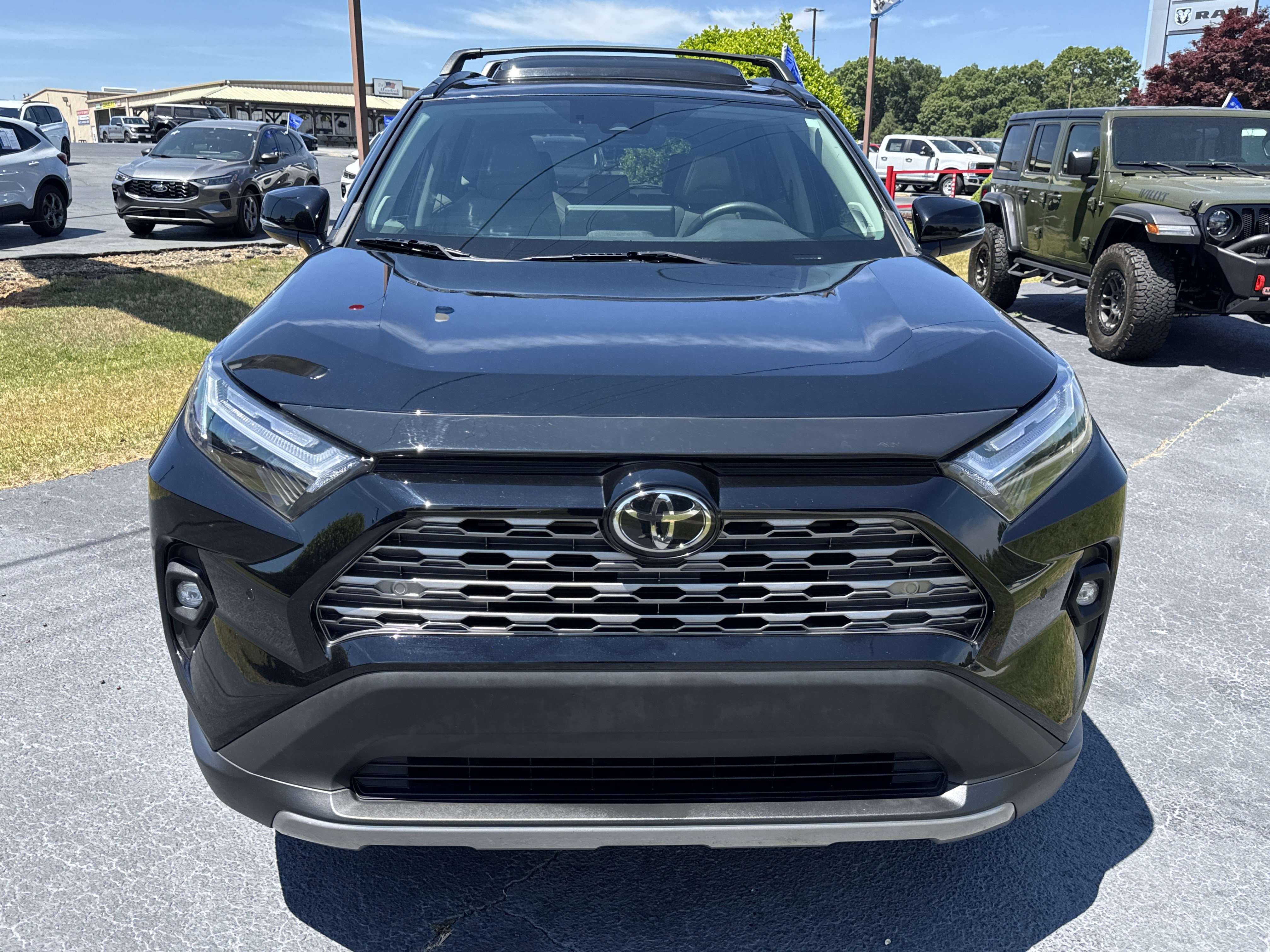 Used 2023 Toyota RAV4 Limited w/ Limited Grade Weather Package AWD/4WD image 3