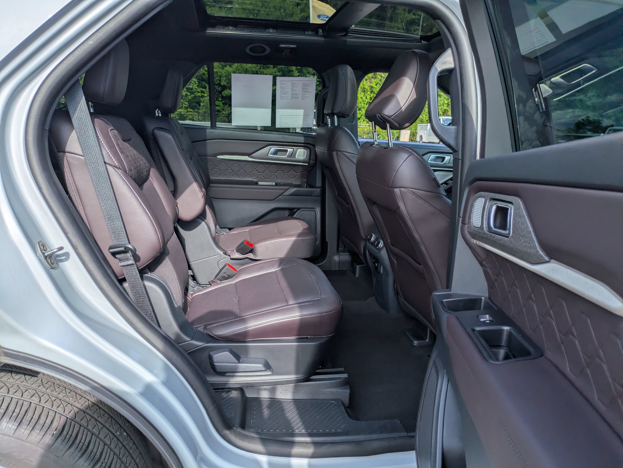 Certified 2025 Ford Explorer Platinum w/ LUX Leather Package AWD/4WD image 36