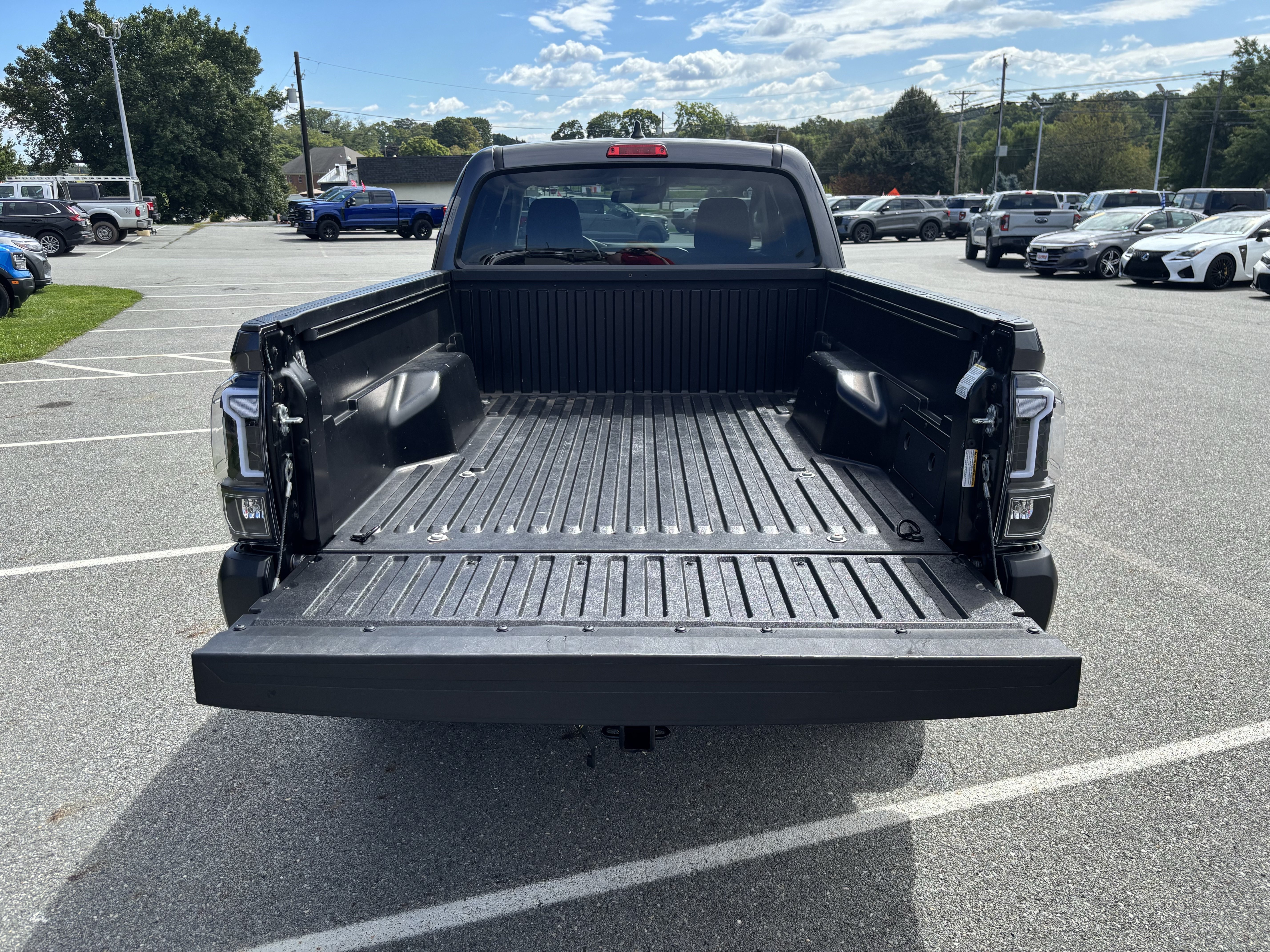 Used 2022 Toyota Tacoma SR AWD/4WD image 30