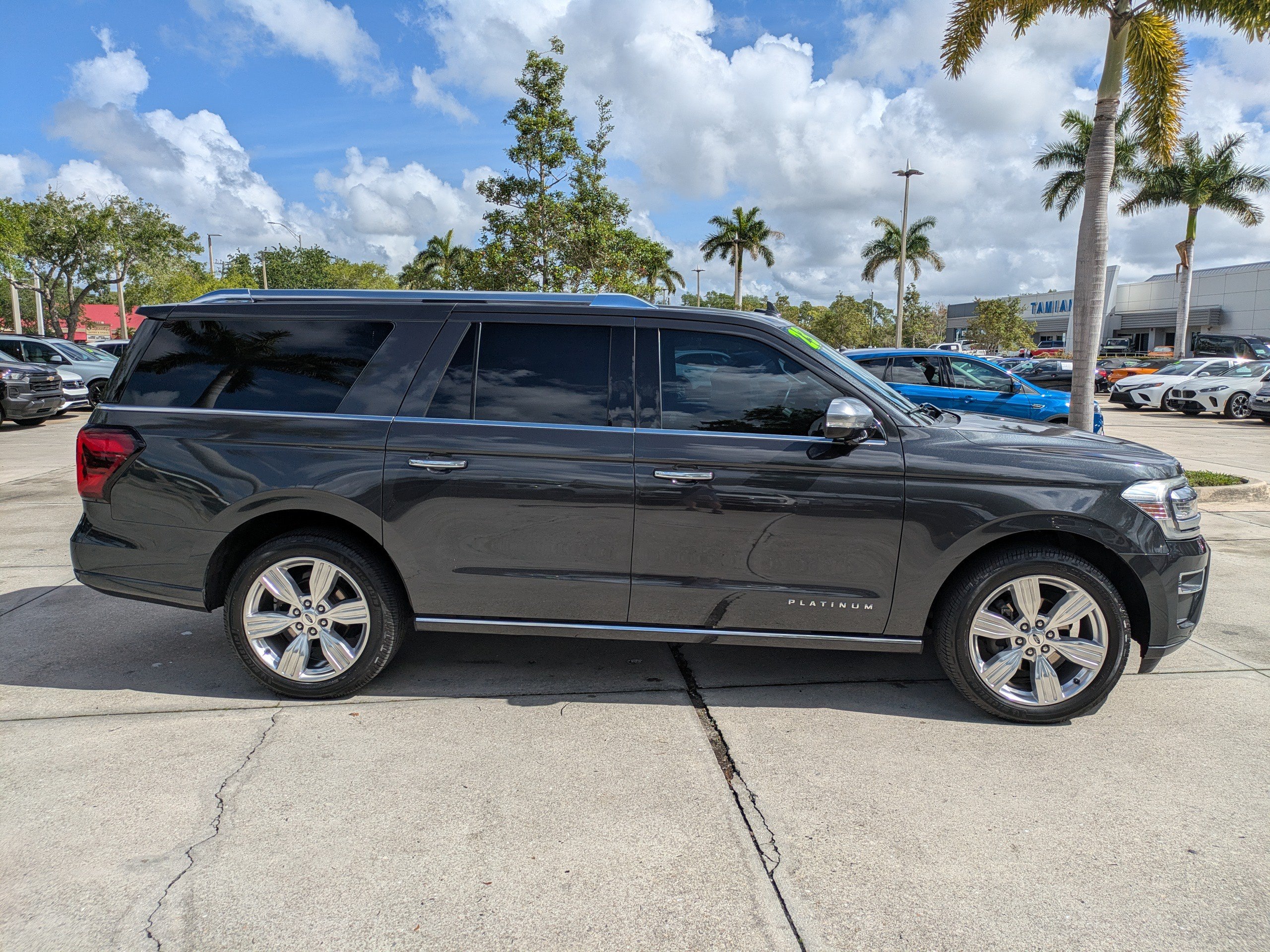 Certified 2023 Ford Expedition Max Platinum AWD/4WD image 3