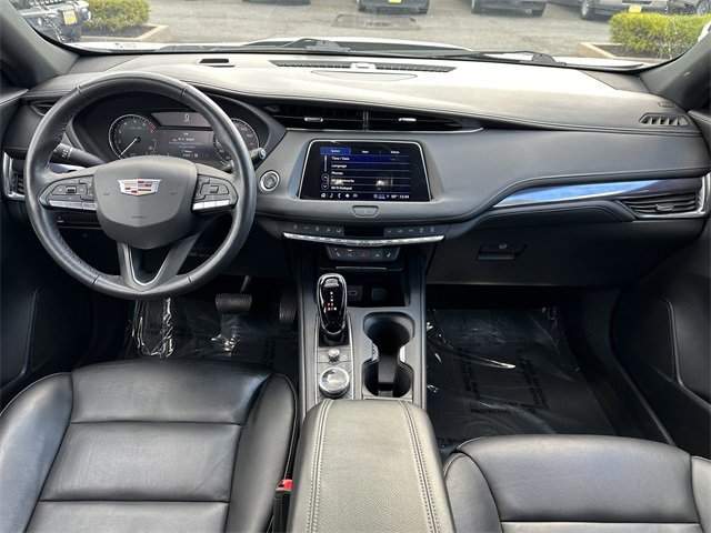 Used 2022 Cadillac XT4 Luxury w/ Cold Weather Package image 16