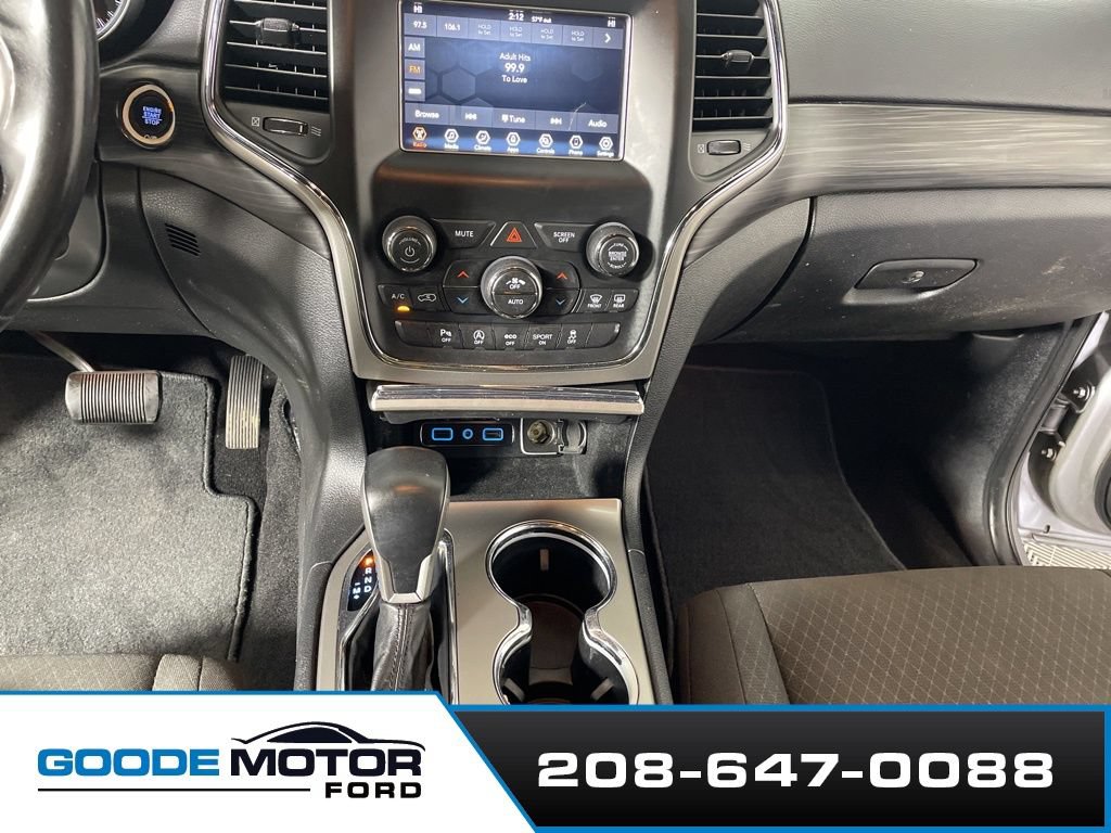 Used 2021 Jeep Grand Cherokee Laredo AWD/4WD image 17