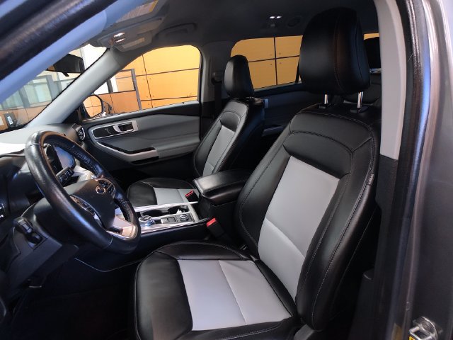 Certified 2022 Ford Explorer XLT w/ Equipment Group 202A AWD/4WD image 10
