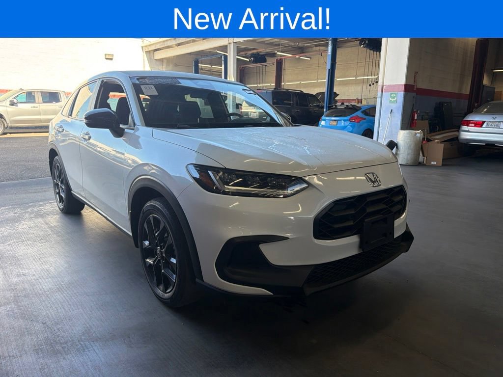 Used 2023 Honda HR-V Sport image 1