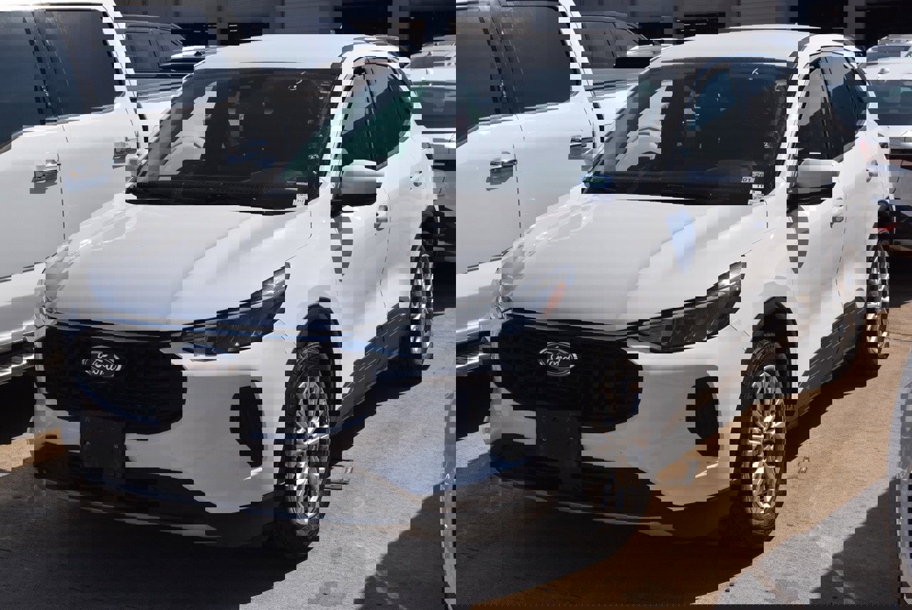 Certified 2023 Ford Escape Active w/ Tech Pack #2 image 1