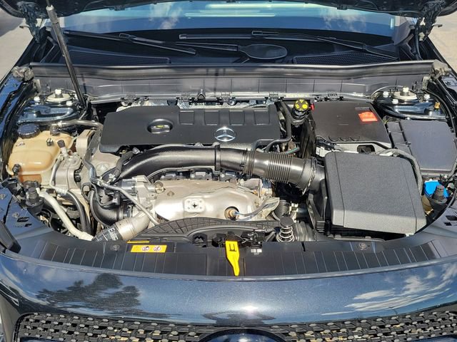 Used 2020 Mercedes-Benz GLB 250 4MATIC image 27
