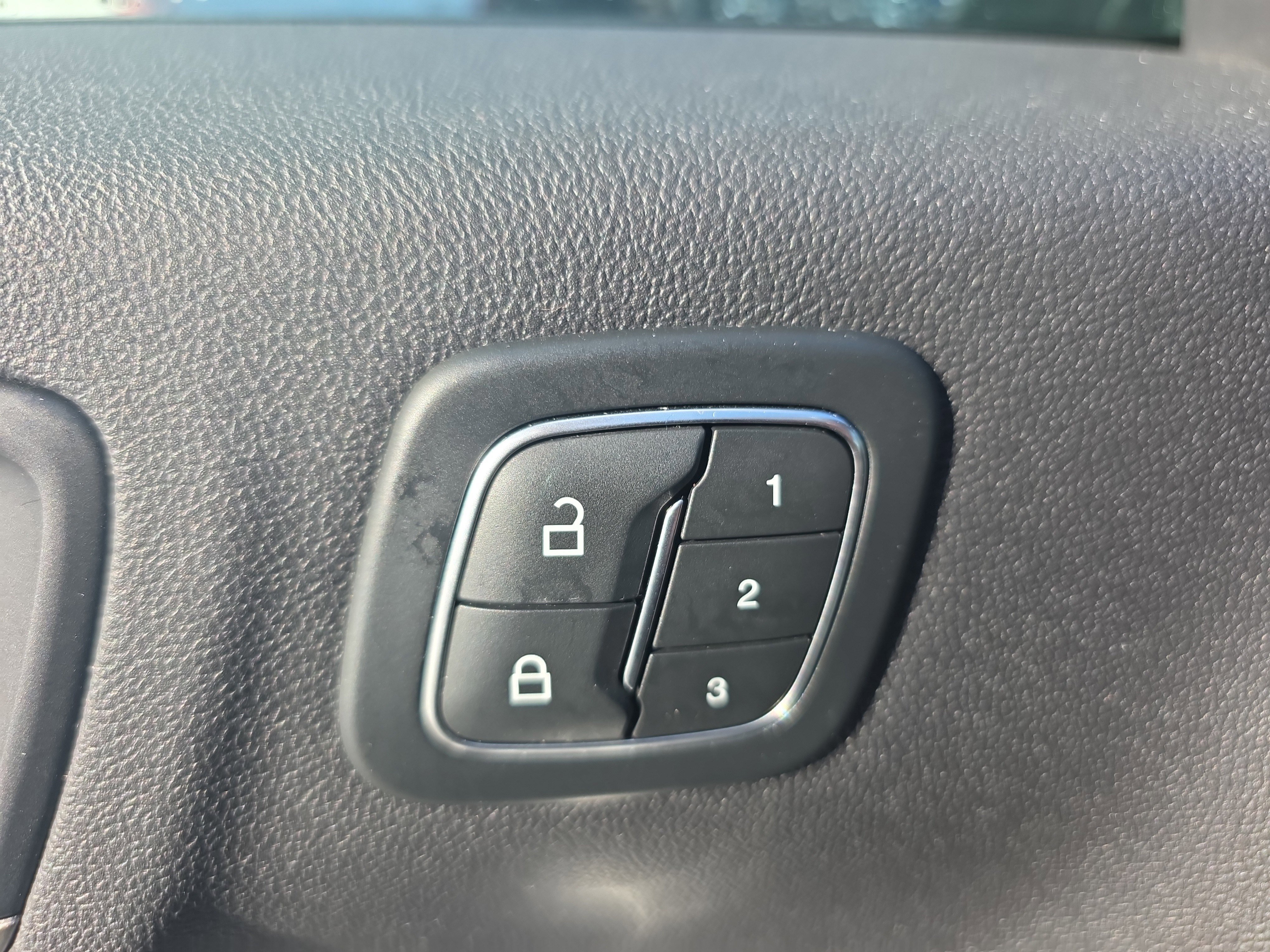 Certified 2022 Ford Escape SEL w/ Technology Package image 28