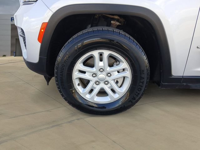 Used 2024 Jeep Grand Cherokee Laredo RWD image 14