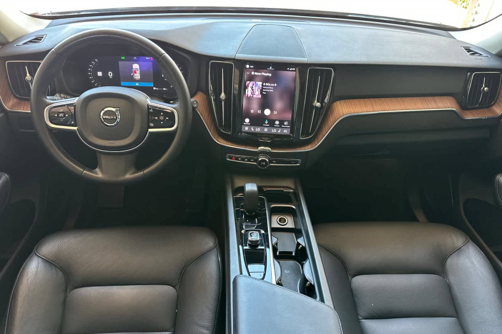 Used 2023 Volvo XC60 B5 Plus AWD/4WD image 3