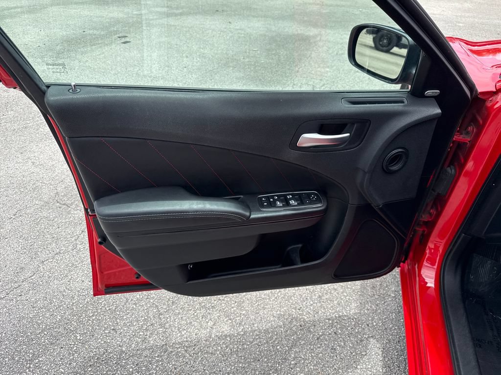 Used 2017 Dodge Charger R/T w/ Blacktop Package RWD image 11