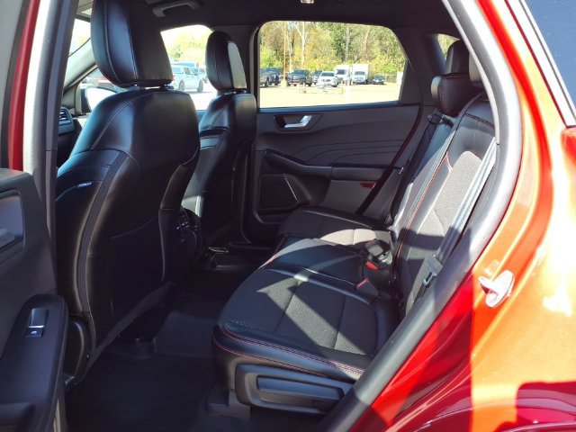 Certified 2023 Ford Escape ST-Line w/ Tech Pack #1 AWD/4WD image 9