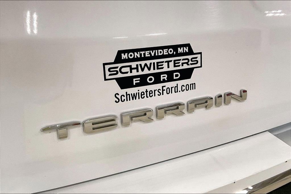 Used 2024 GMC Terrain SLT image 10