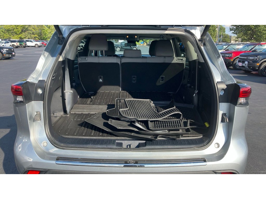 Used 2021 Toyota Highlander LE w/ Protection Package #3 (TMS) image 13