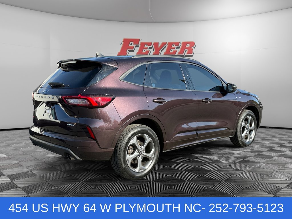 Certified 2023 Ford Escape ST-Line AWD/4WD image 5