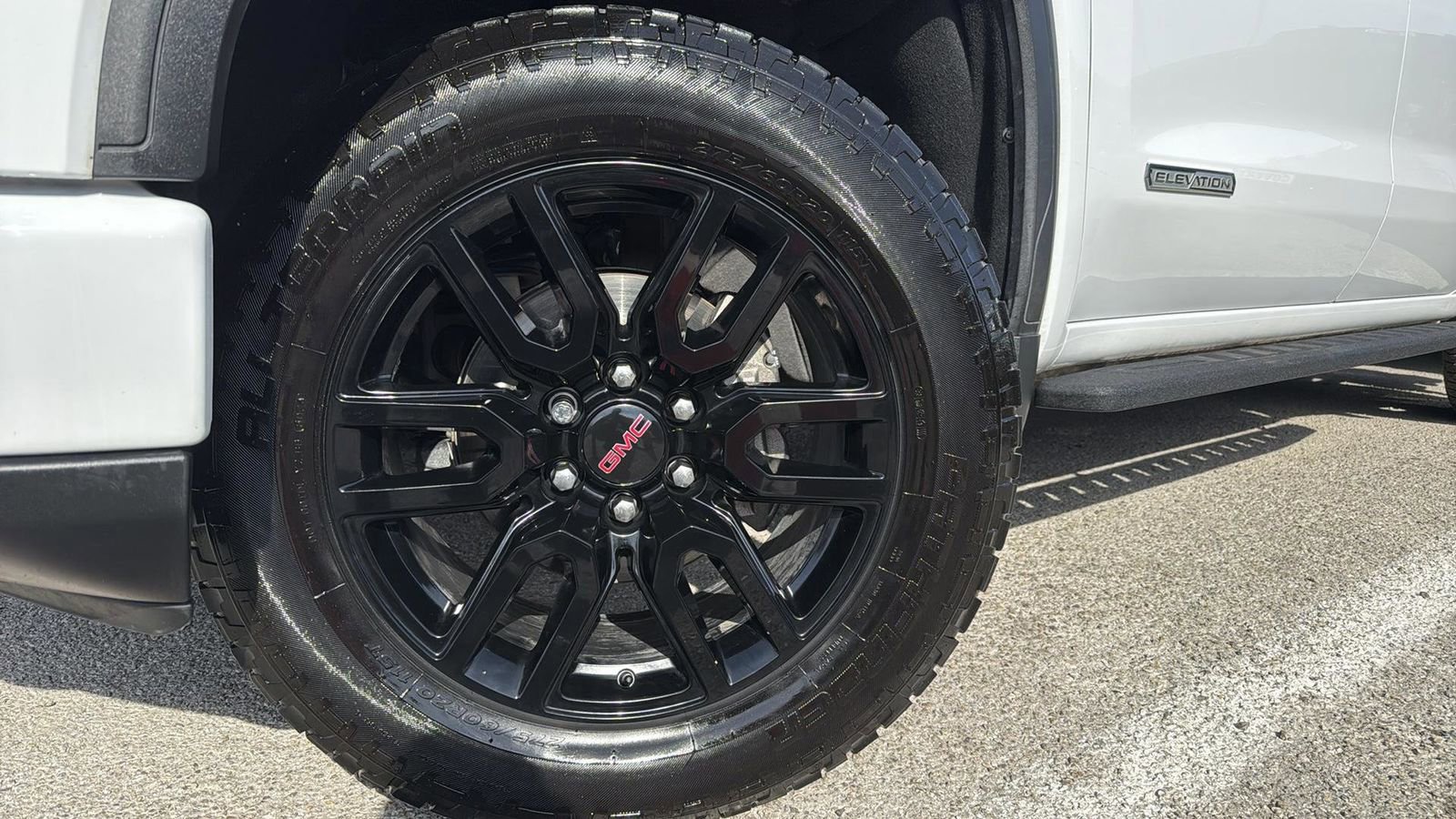 Used 2022 GMC Sierra 1500 Elevation w/ Elevation Premium Package image 9