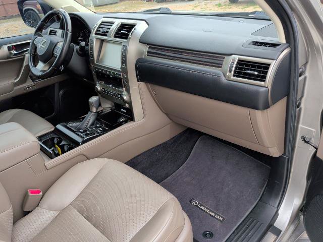 Used 2021 Lexus GX 460 Luxury w/ Off Road Package AWD/4WD image 22