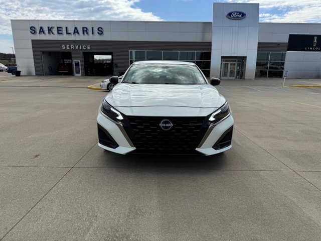 Used 2025 Nissan Altima 2.5 SR FWD image 2