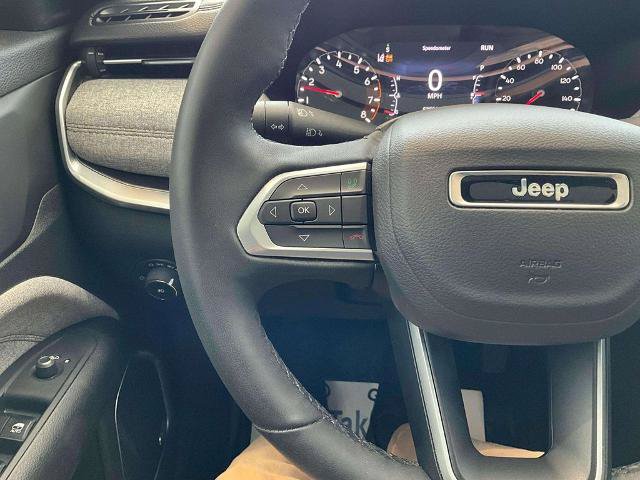 Used 2023 Jeep Compass Latitude w/ Sun and Sound Group AWD/4WD image 11