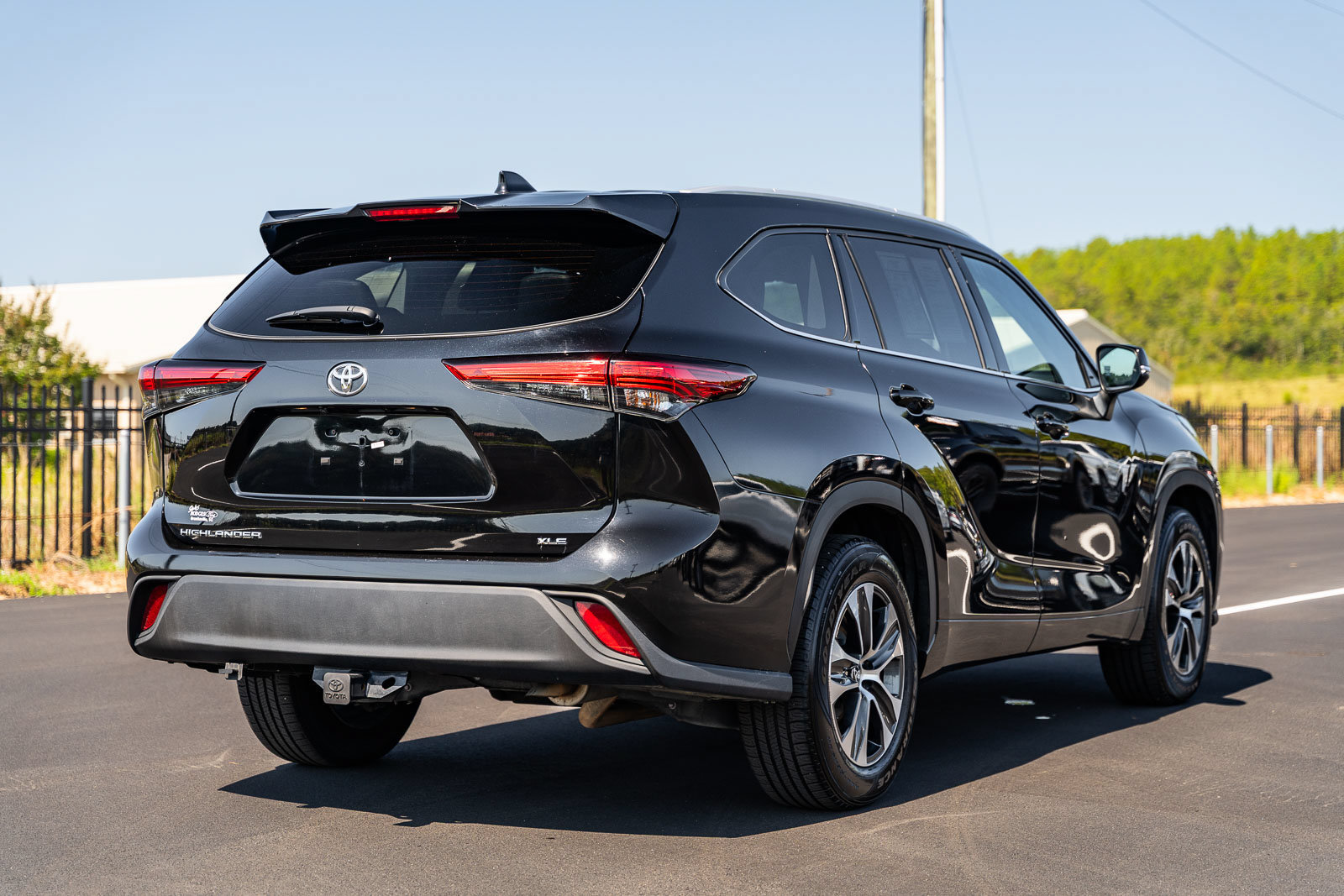 Used 2022 Toyota Highlander XLE FWD image 7