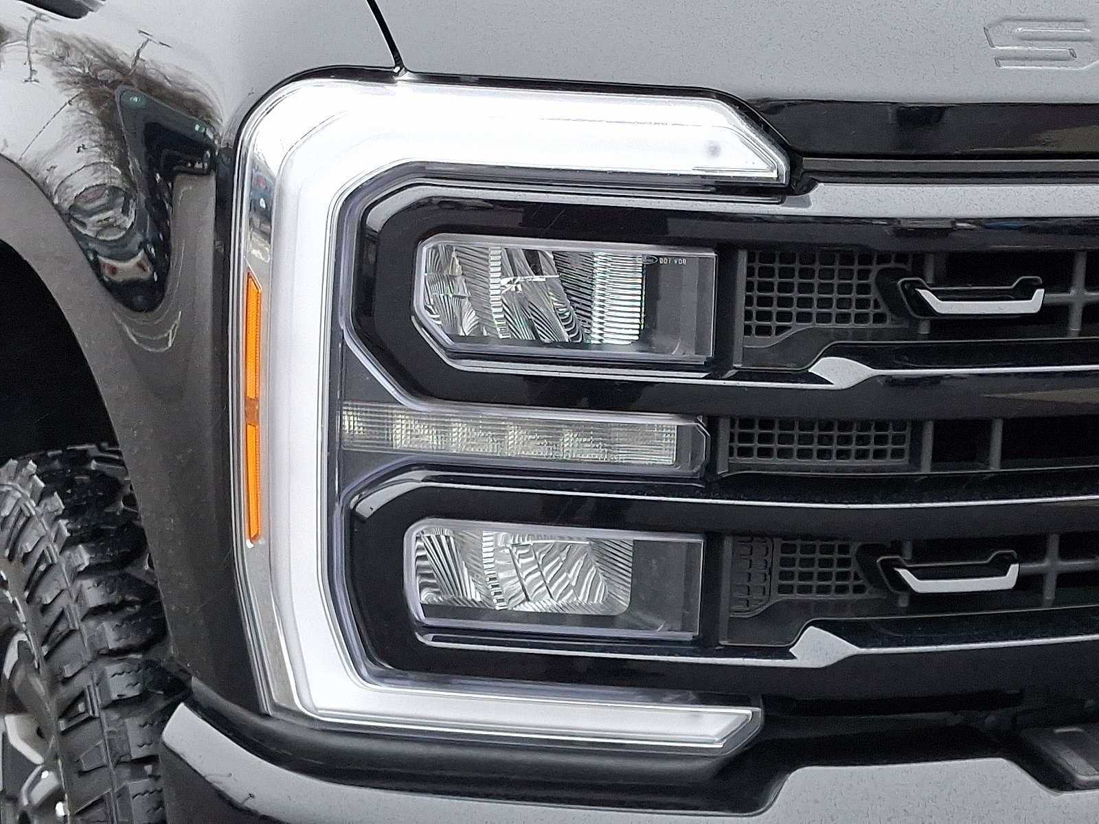 Certified 2023 Ford F250 XLT w/ Black Appearance Package image 9