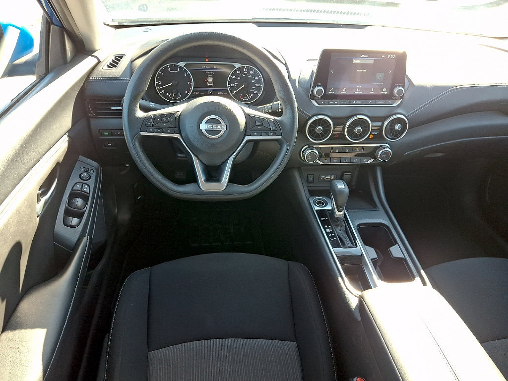 Used 2025 Nissan Sentra SV FWD image 10