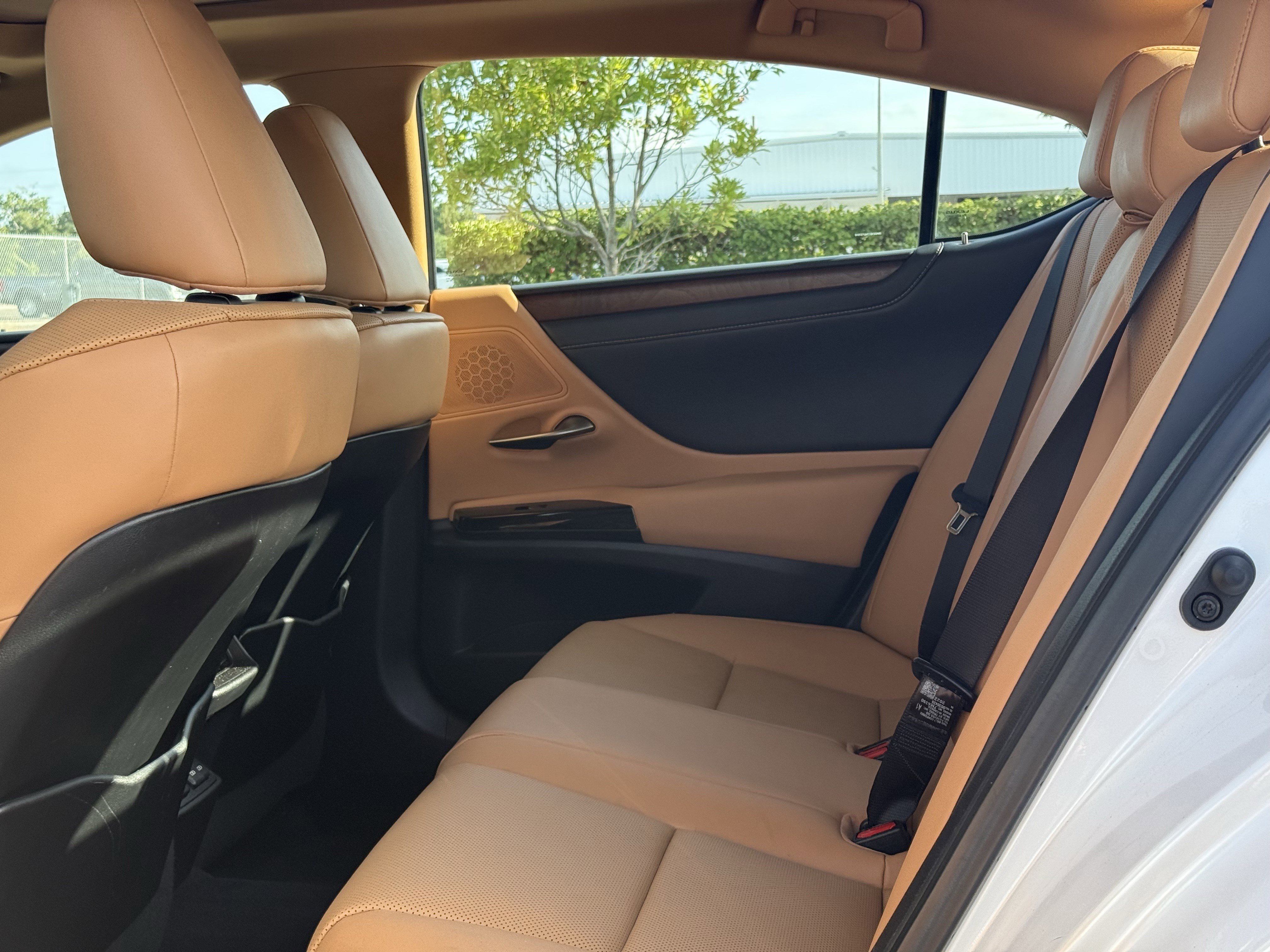 Used 2022 Lexus ES 350 w/ Premium Package FWD image 13