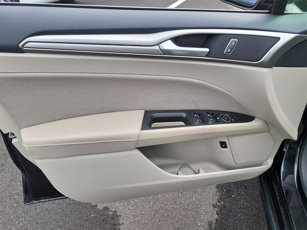 Certified 2019 Ford Fusion SE image 14