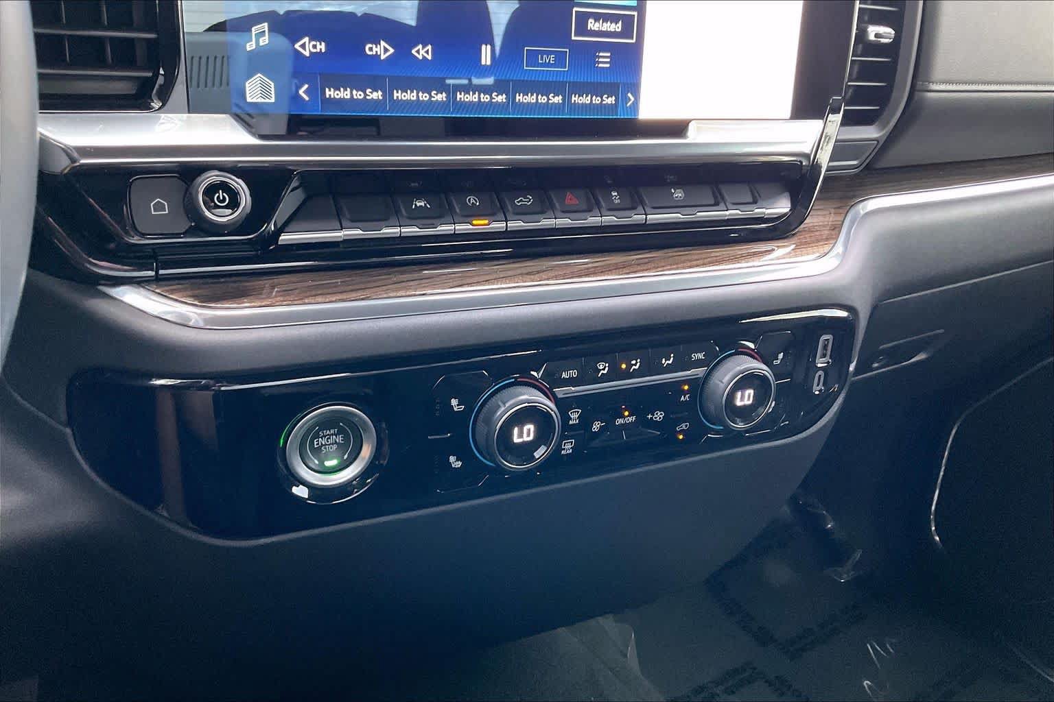 Used 2023 Chevrolet Silverado 1500 LT AWD/4WD image 31