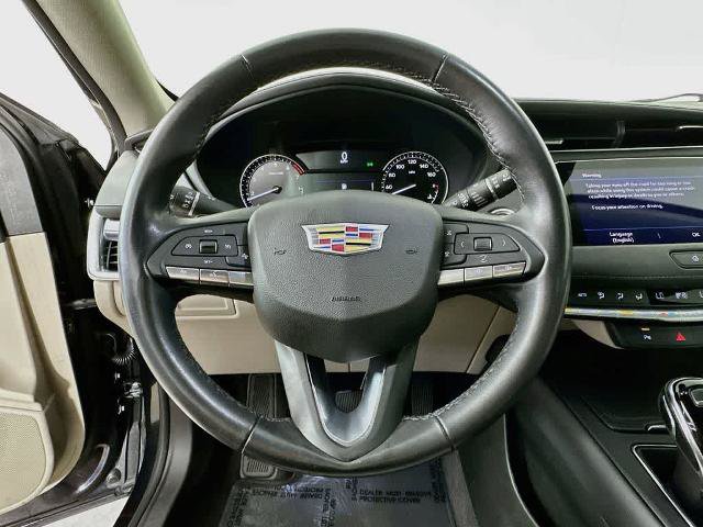 Used 2023 Cadillac XT4 Luxury FWD image 16