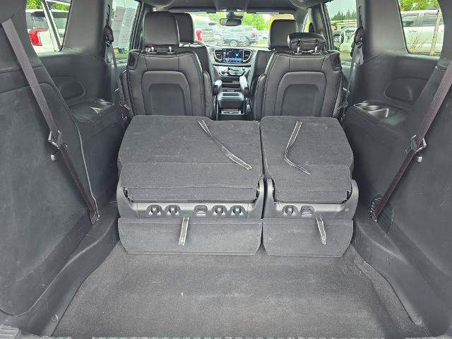 Used 2025 Chrysler Pacifica Select FWD image 33