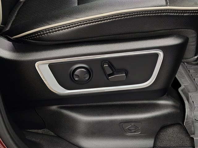 Used 2023 RAM 1500 Laramie AWD/4WD image 29