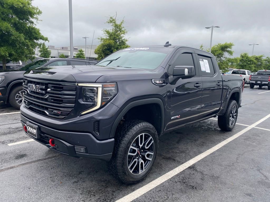 Used 2022 GMC Sierra 1500 AT4 w/ AT4 Preferred Package AWD/4WD image 3